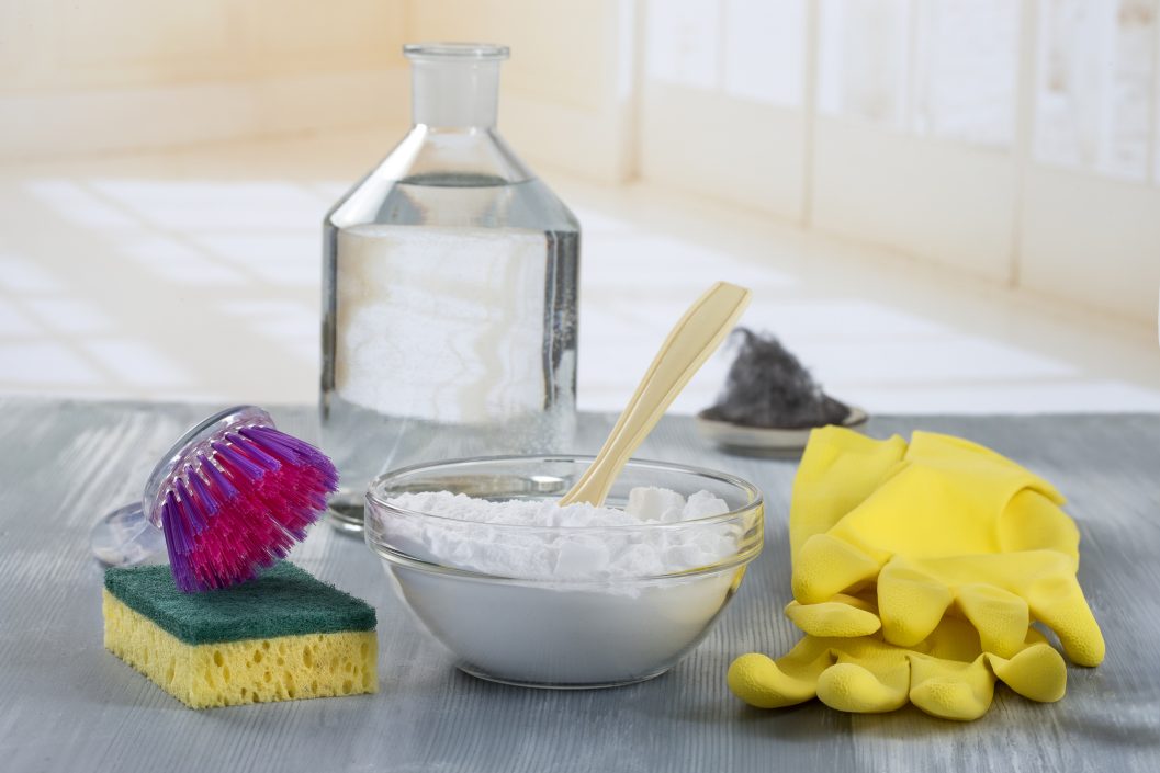 How to clean your Microwave baking soda and water
